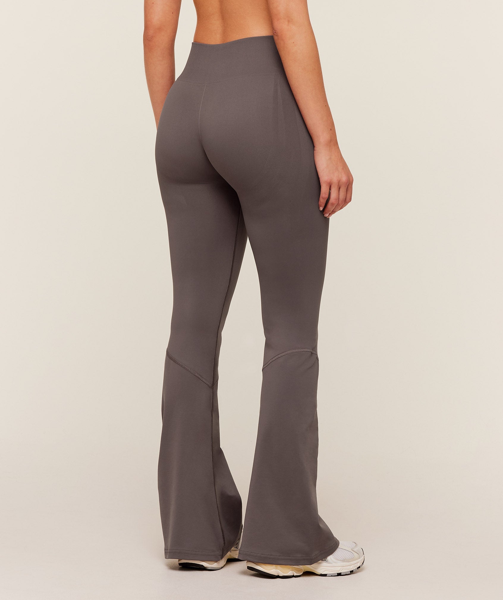 Women's Gymshark Everyday Seamless Flared Legging 2.0 Cool Brown