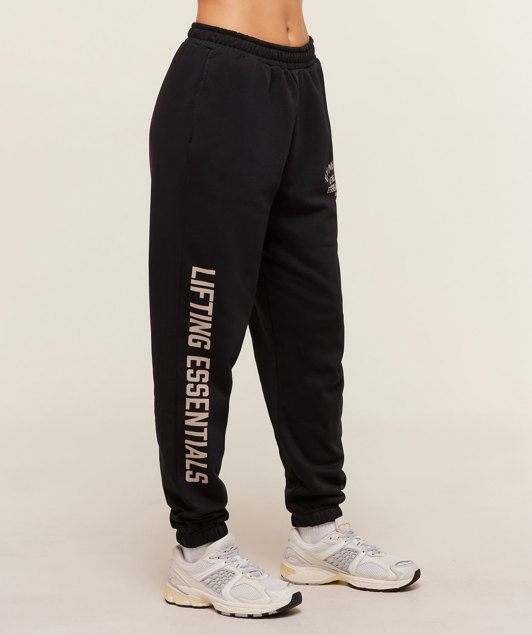 Women's Gymshark Lifting Essentials Joggers Black