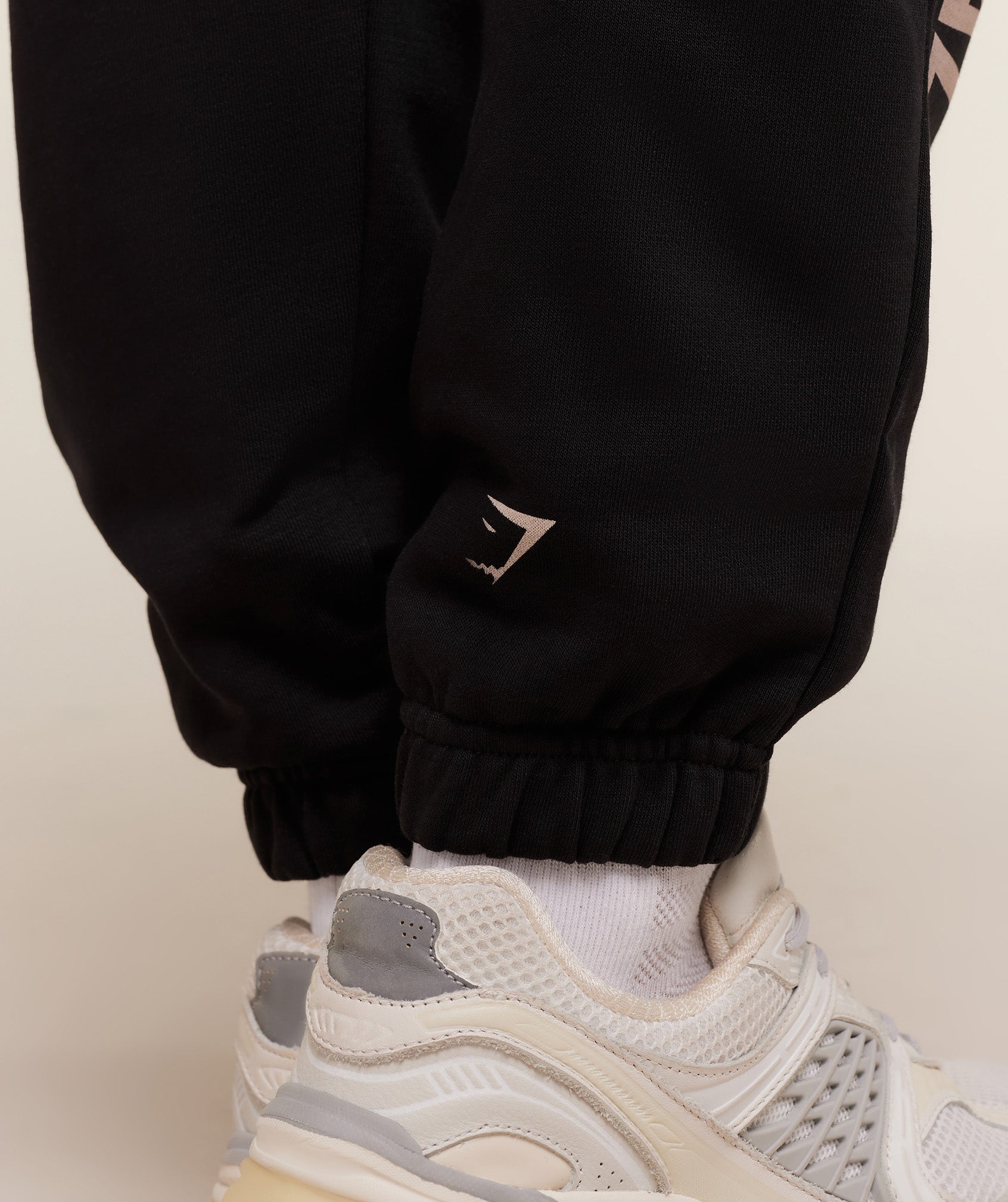 Women's Gymshark Lifting Essentials Joggers Black