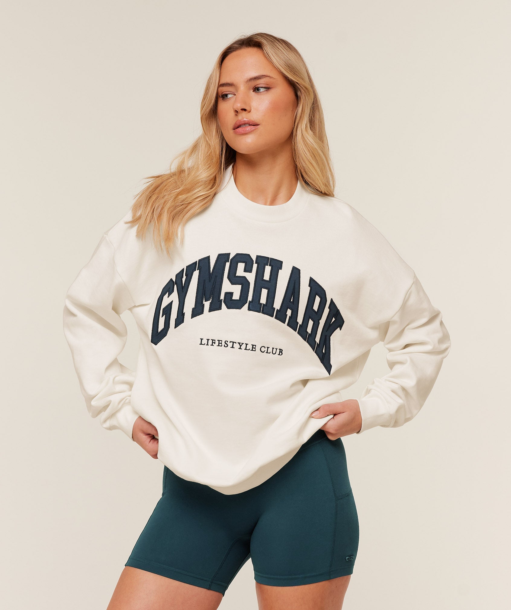Women's Gymshark Collegiate Graphic Crew Neck Pullover Gs Soft White