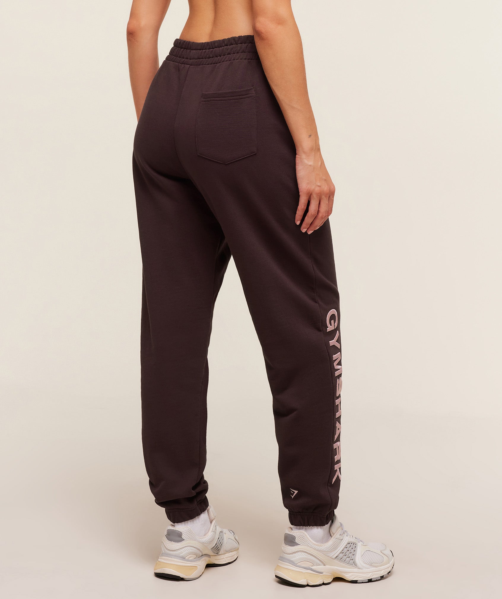 Women's Gymshark Embroidered Logo Joggers Cherry Purple