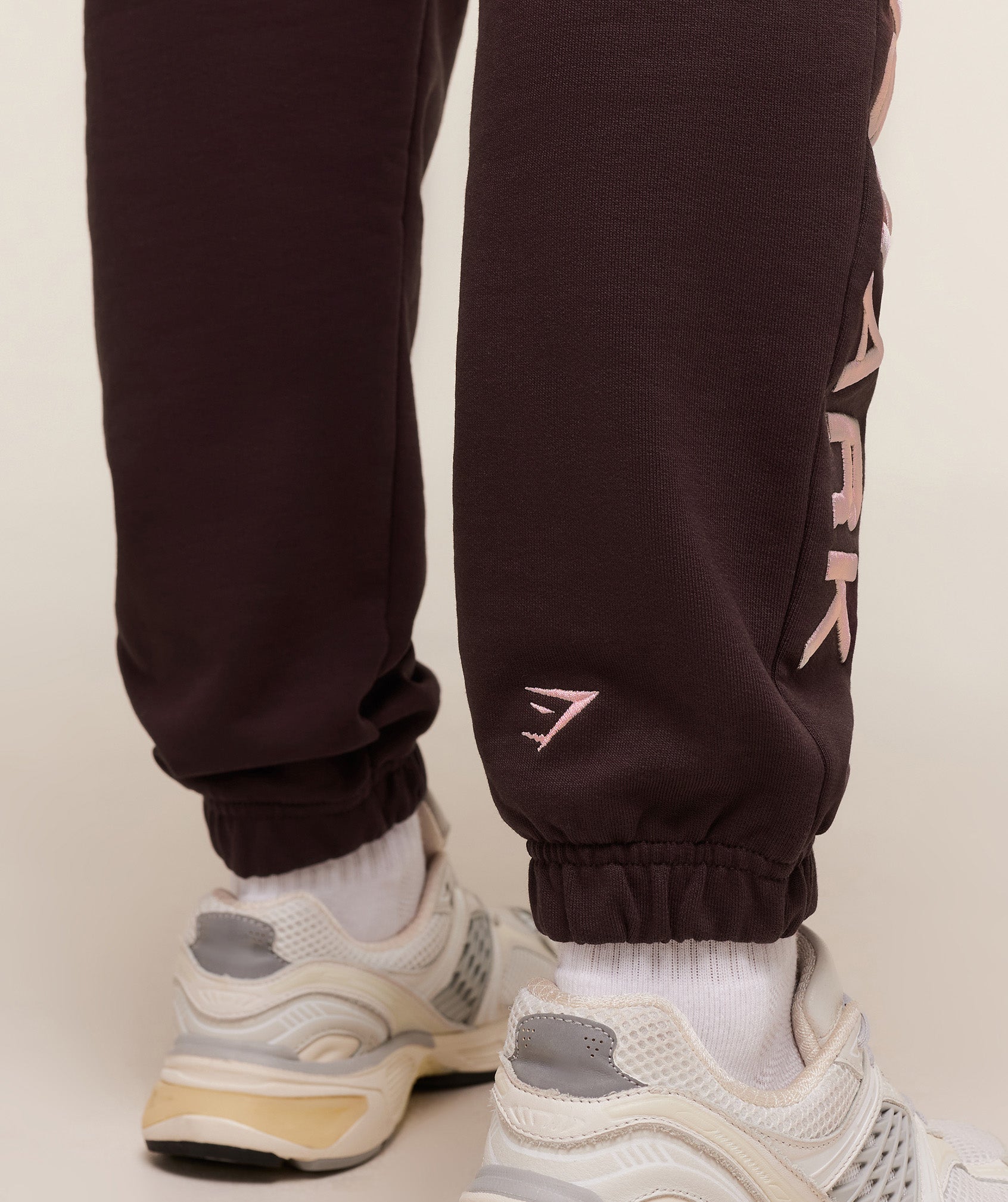 Women's Gymshark Embroidered Logo Joggers Cherry Purple