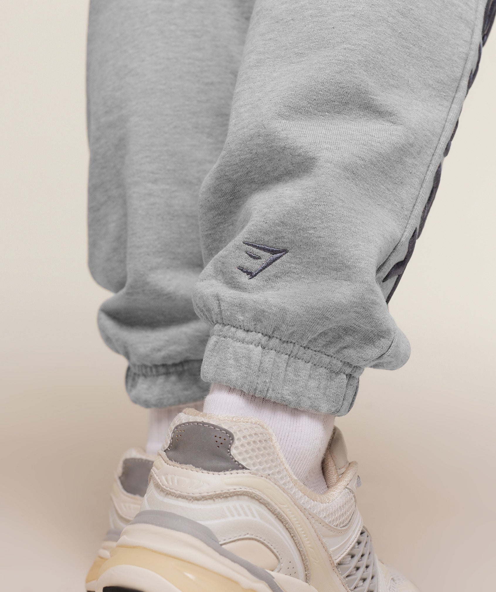 Women's Gymshark Embroidered Logo Joggers Light Grey Core Marl