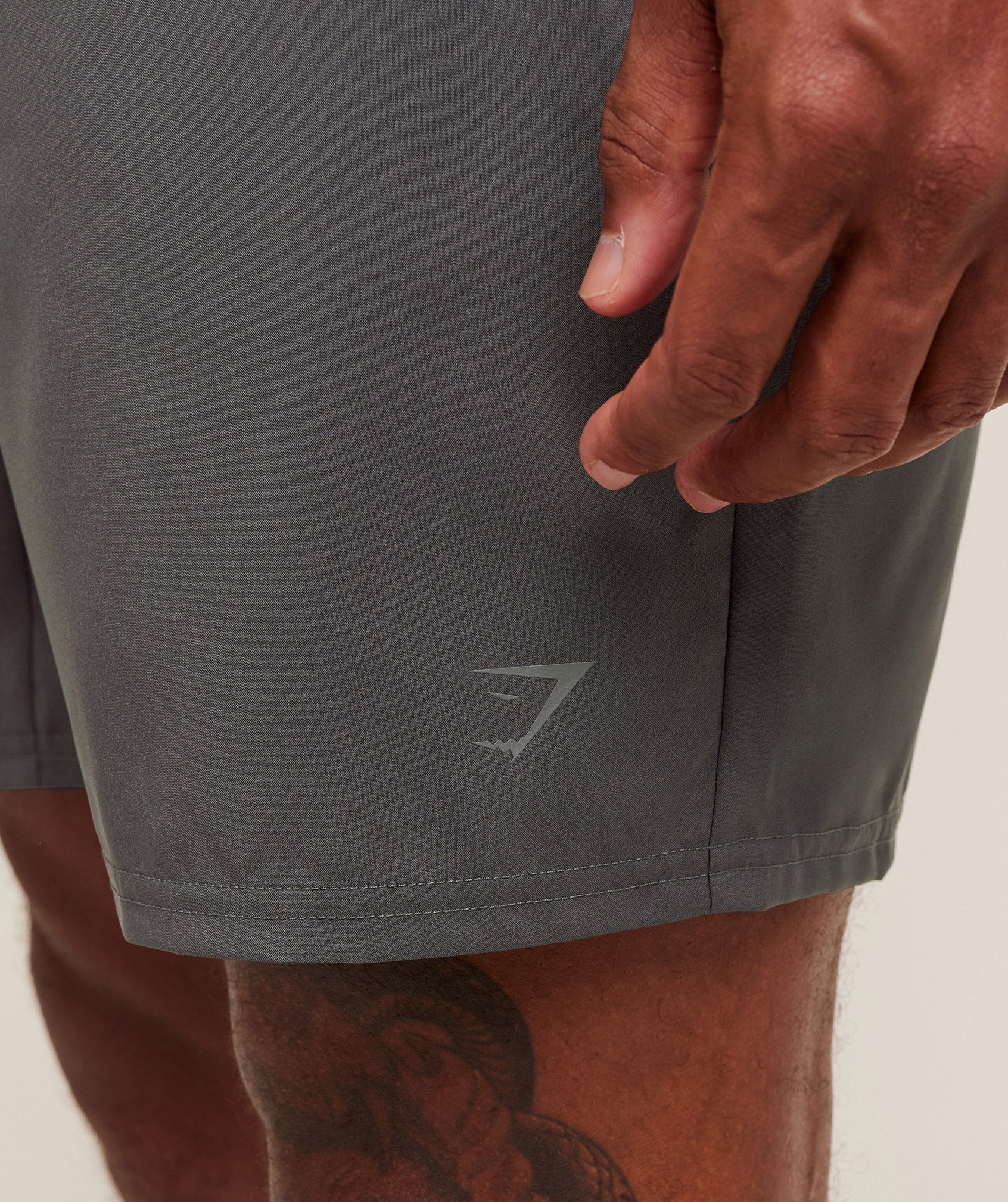 Gymshark Hybrid Graphic 7" Shorts Onyx Grey