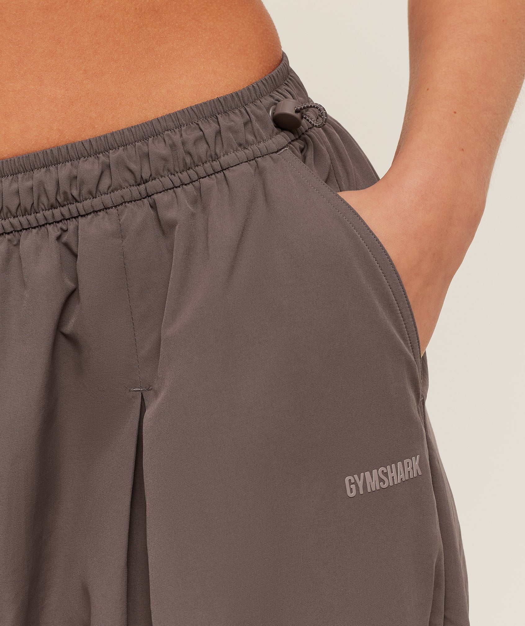 Women's Gymshark Weekend Lifestyle Parachute Pant Cool Brown