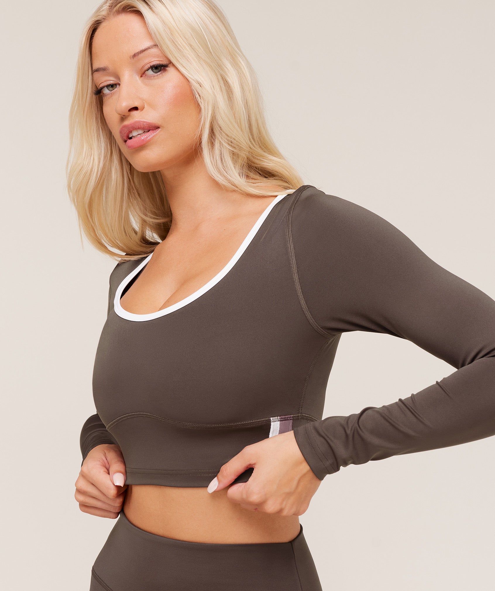 Women's Gymshark Piping Long Sleeve Crop Top Walnut Brown