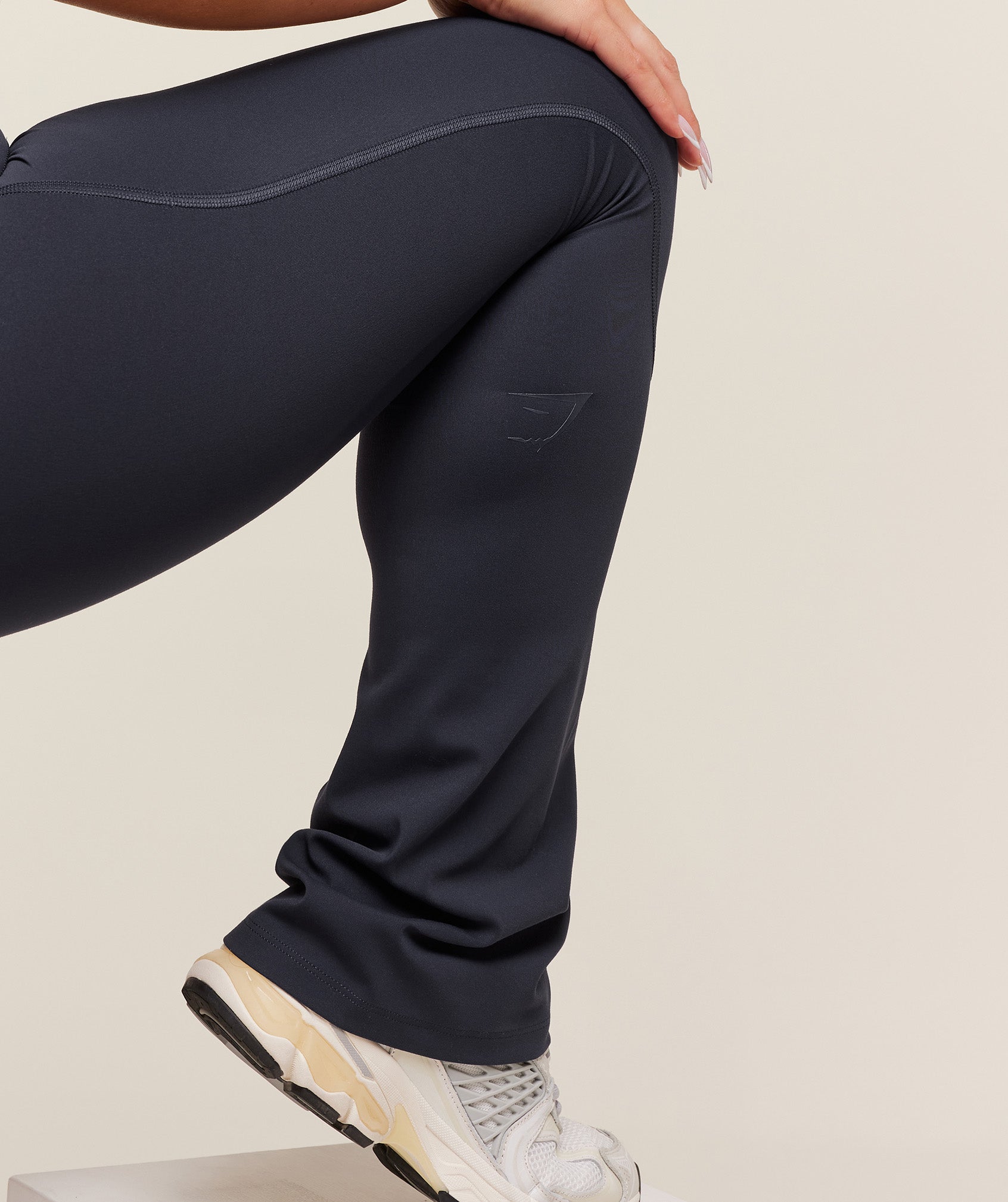 Women's Gymshark Lifting Dipped Waistband Flared Leggings Heavy Blue