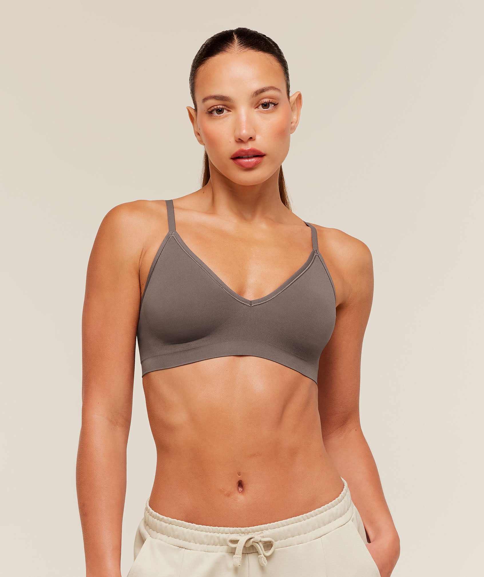 Women's Gymshark Featherform V-Neck Bralette Cool Brown