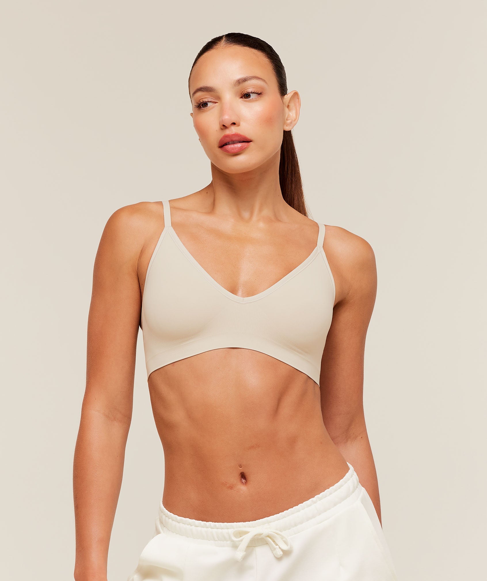Women's Gymshark Featherform V-Neck Bralette Pebble Grey