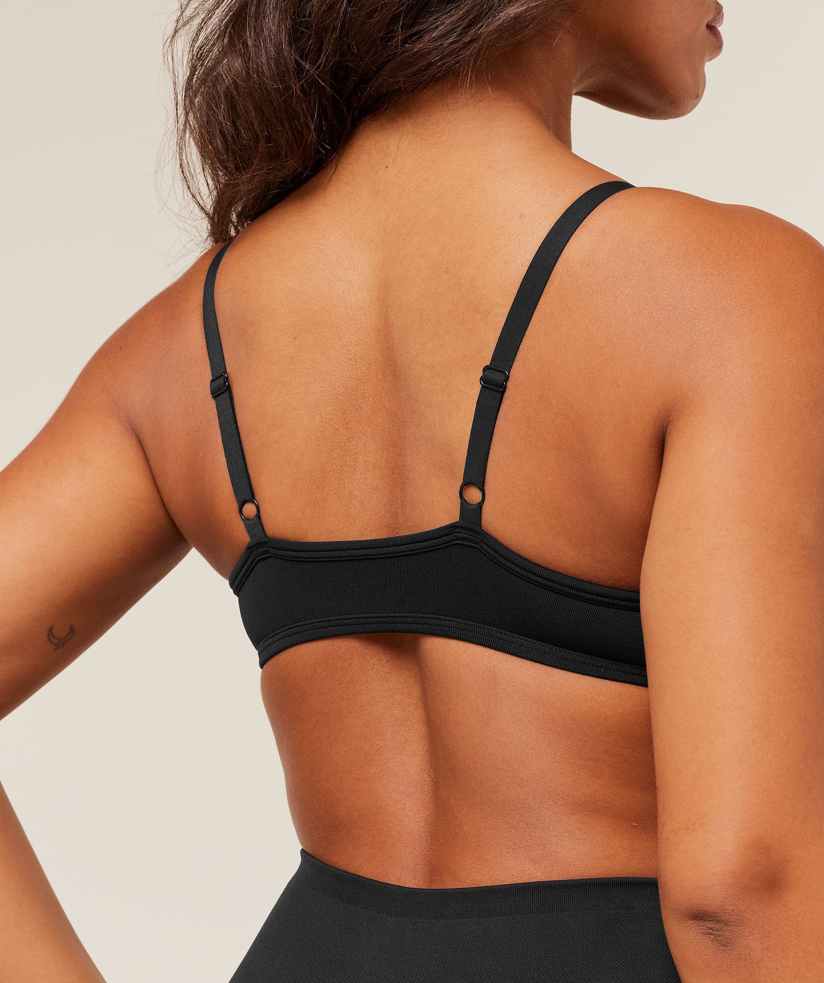 Women's Gymshark Soft Sculpt V-Neck Sports Bra Black