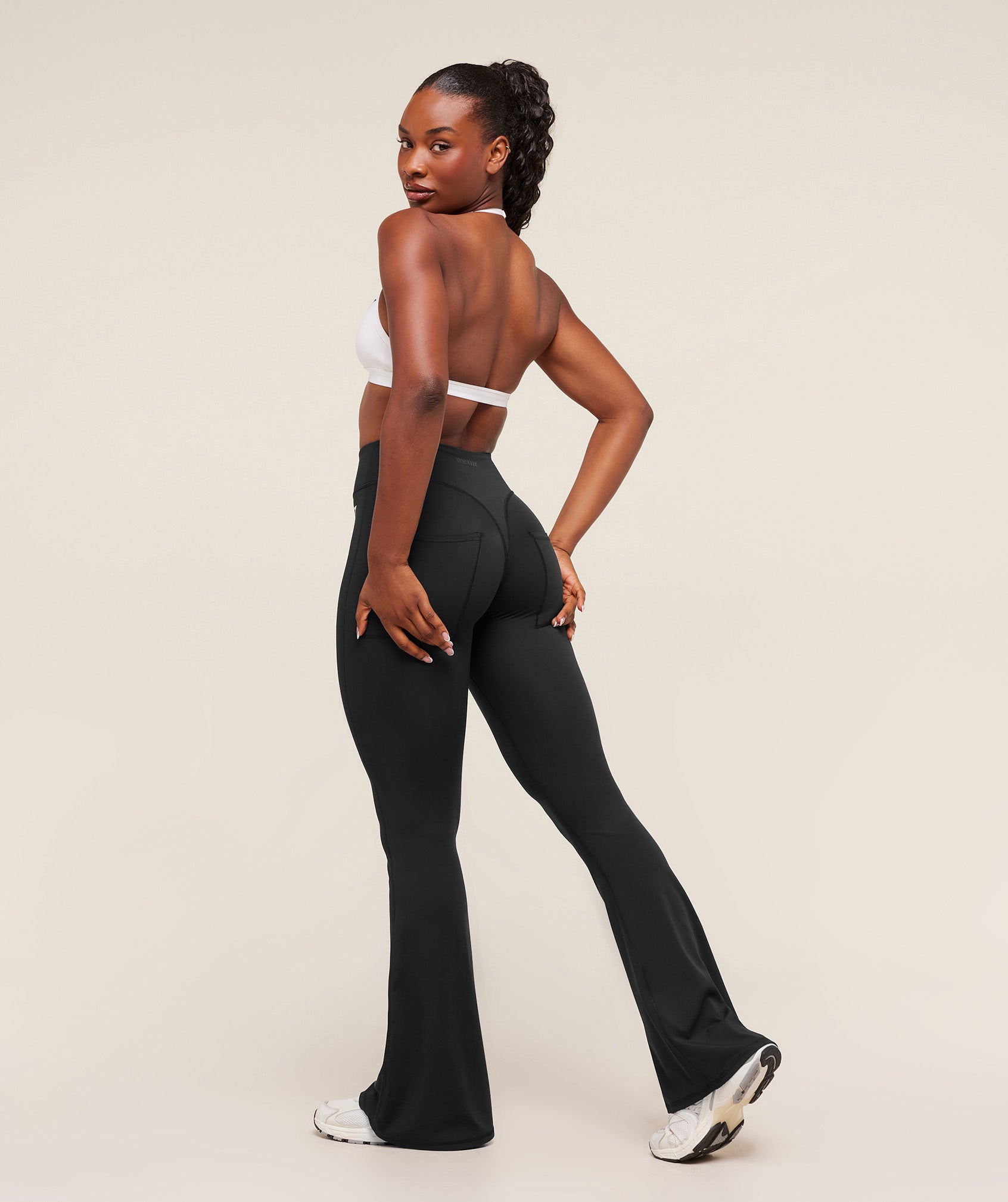 Women's Gymshark Superset Back Pocket Flared Leggings Black