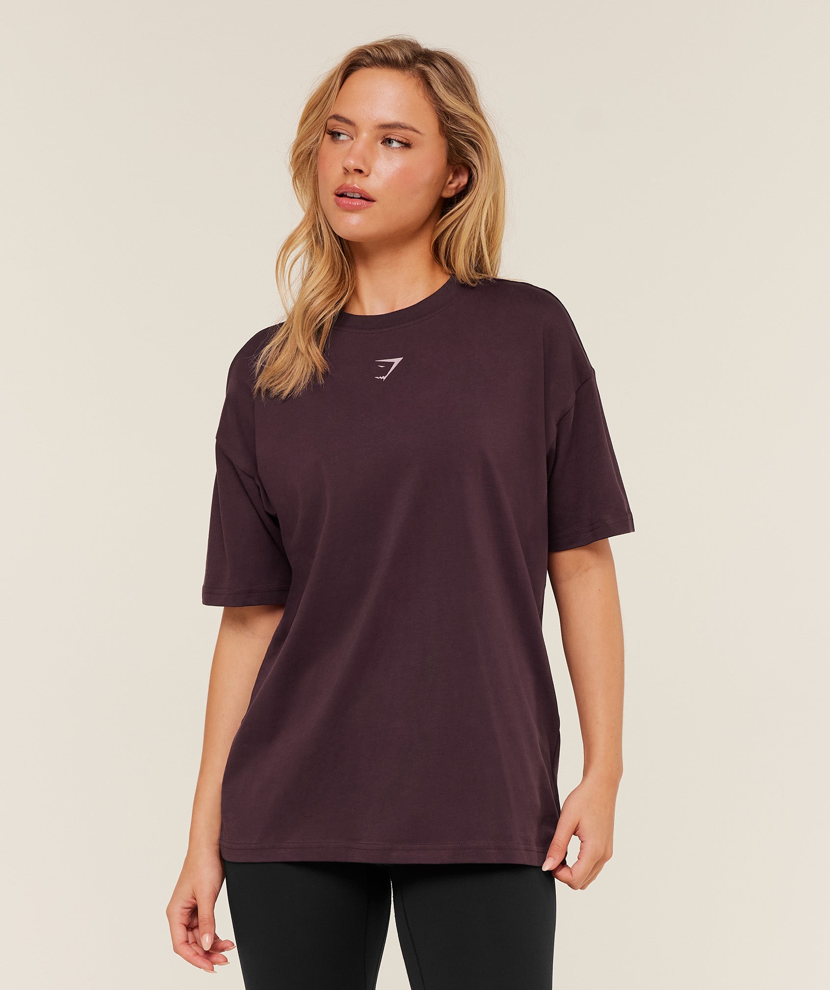 Women's Gymshark Trace Graphic Oversized T-Shirt Gs Cherry Purple