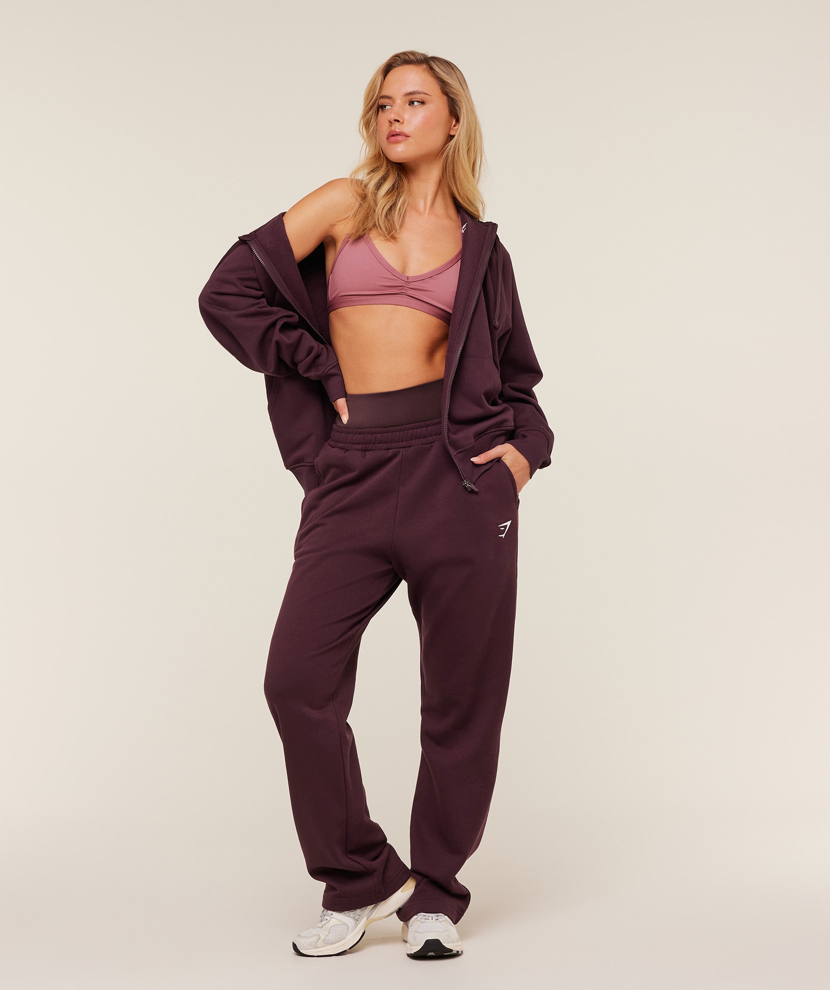 Women's Gymshark Training Fleece Straight Leg Jogger Gs Cherry Purple