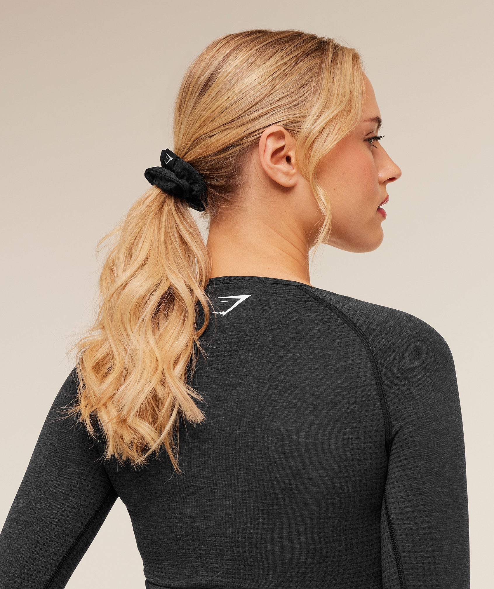 Women's Gymshark Vital Frill Scrunchie Black Marl