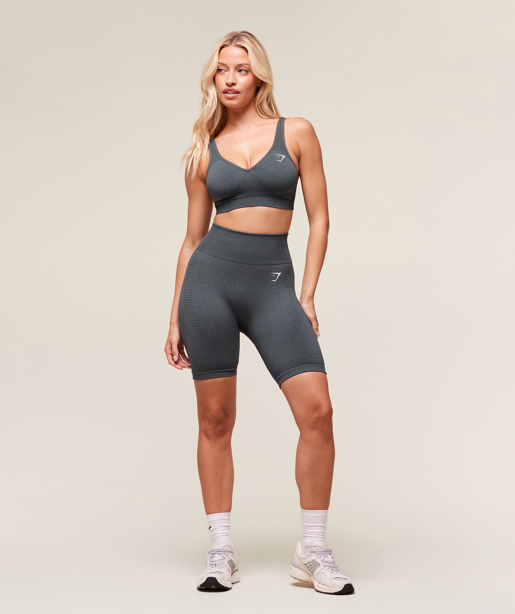 Women's Gymshark Vital 7" Shorts Strong Grey
