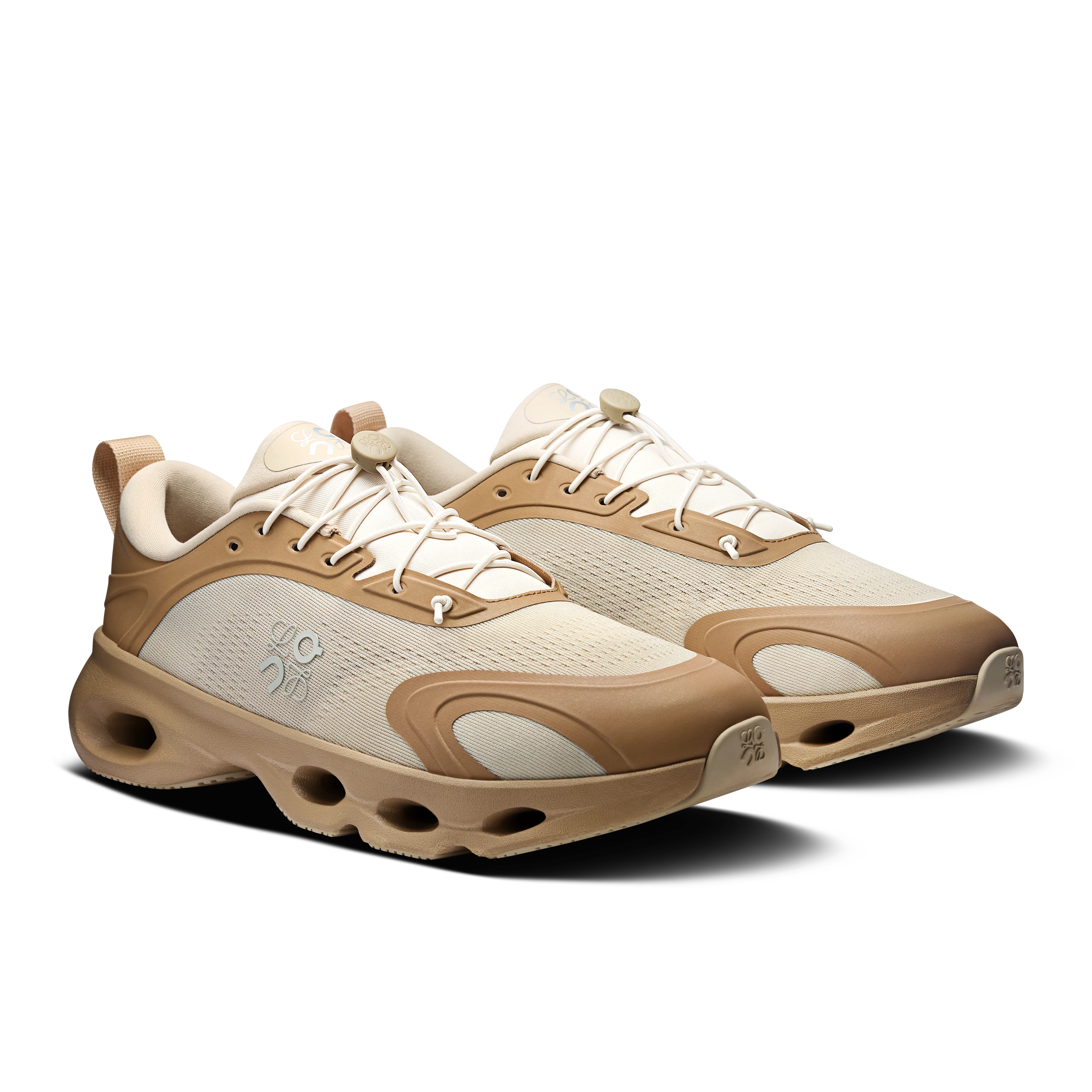 On Running  Cloudsolo LOEWE Dark Sand | Cream