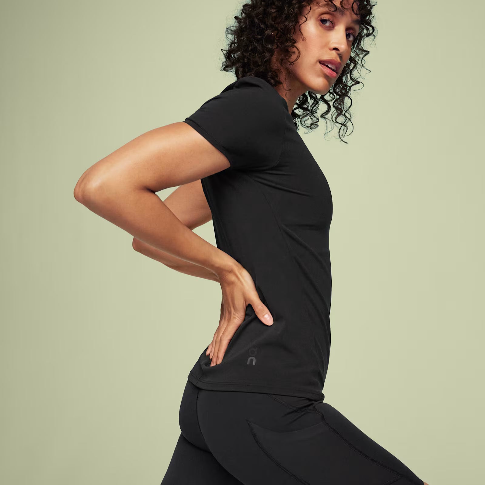 On Movement-T Black (Women'S)
