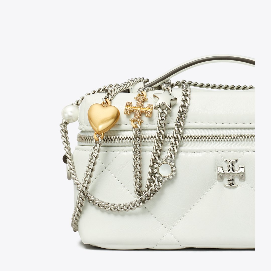 Tory Burch Kira Diamond Quilt Distressed Charm Vanity Case Blanc