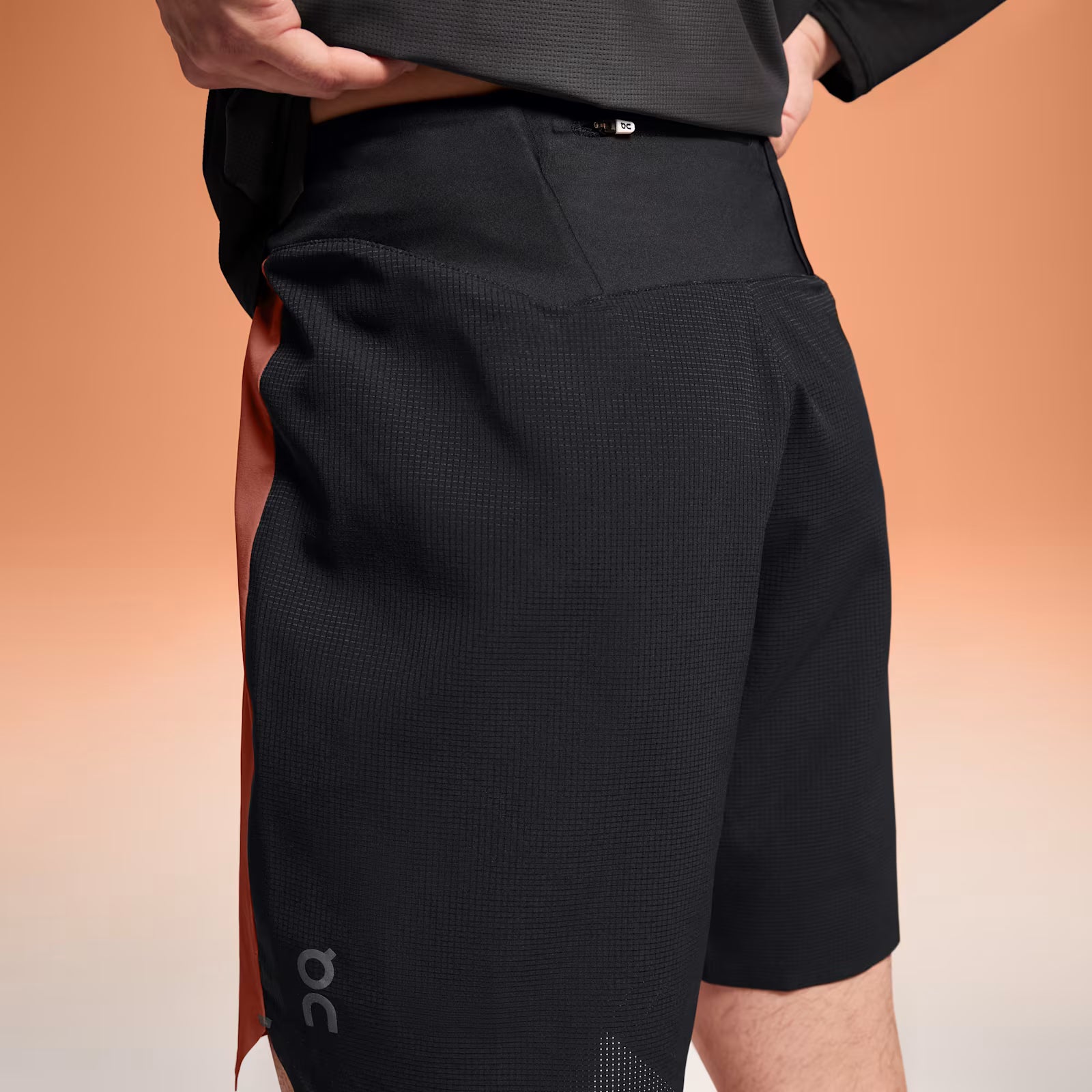 On Lightweight Shorts Auburn | Black
