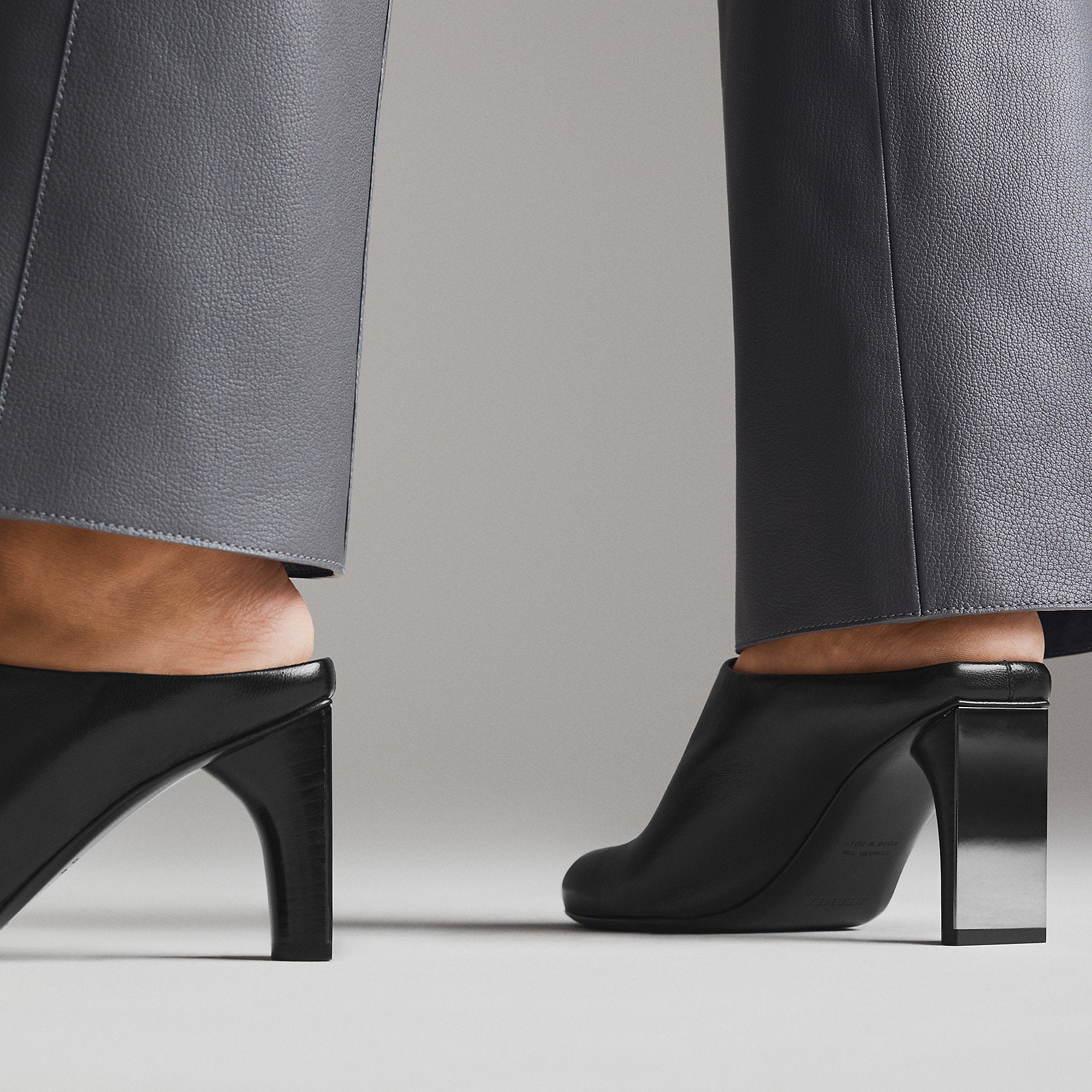 Hermes Lina 80 Mule Noir
