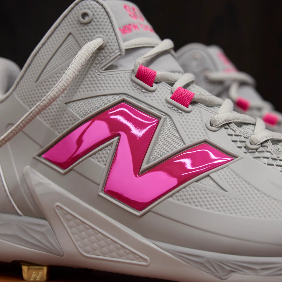 New Balance Fuelcell Ohtani 1 Mothers Day Team Away Grey with Pink