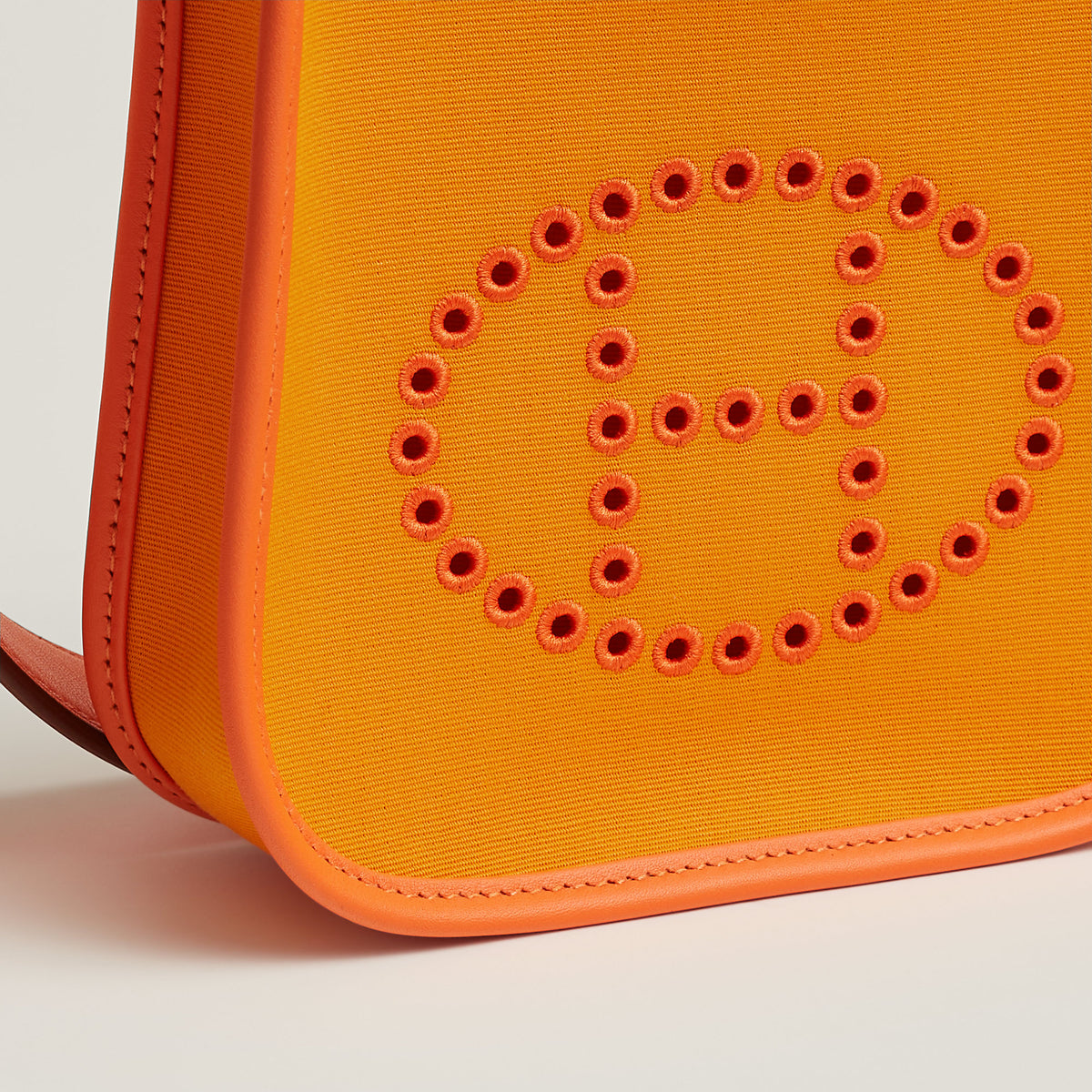 Hermes Neo Evelyne 16 Bag Jaune D'Or