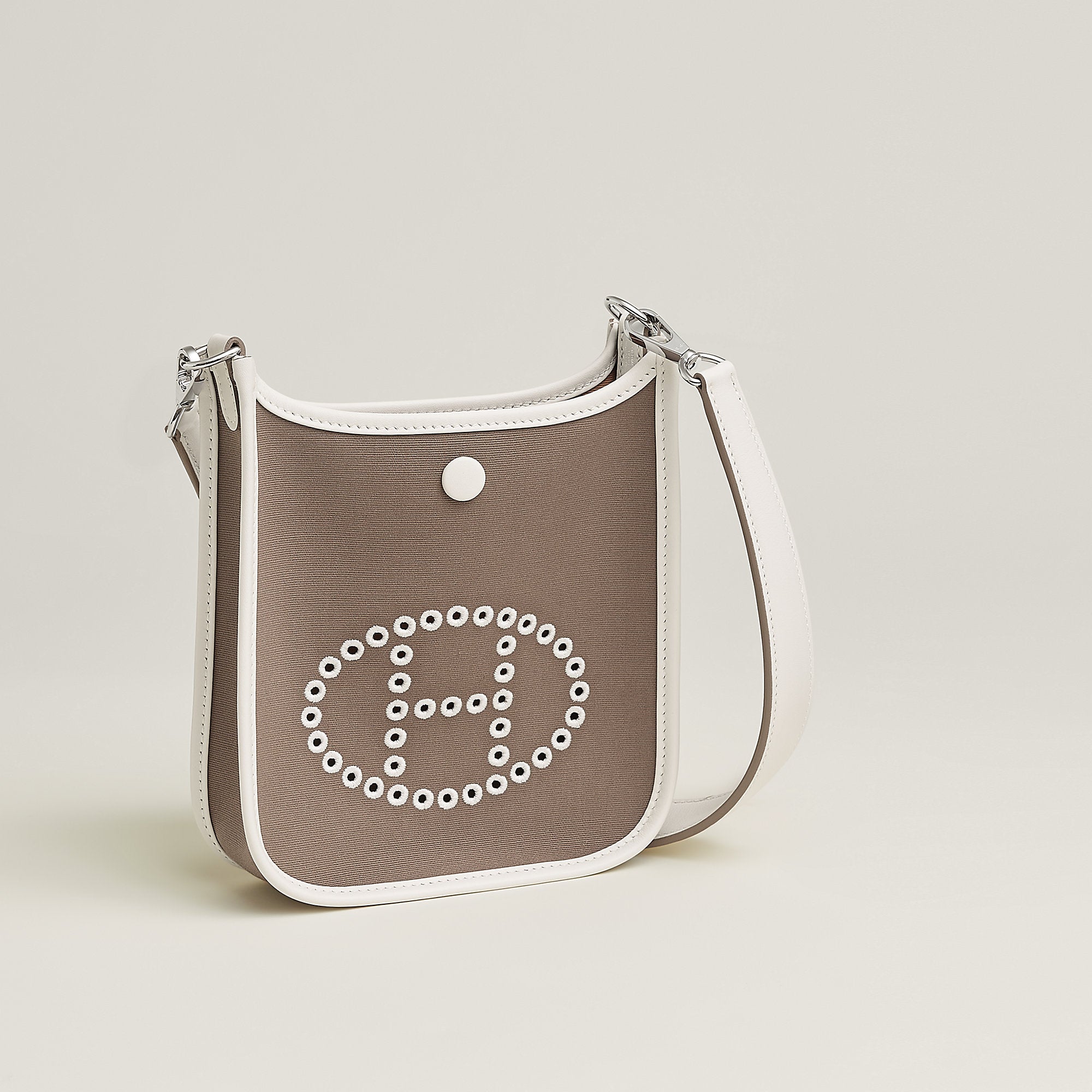 Hermes Neo Evelyne 16 Bag Toupe
