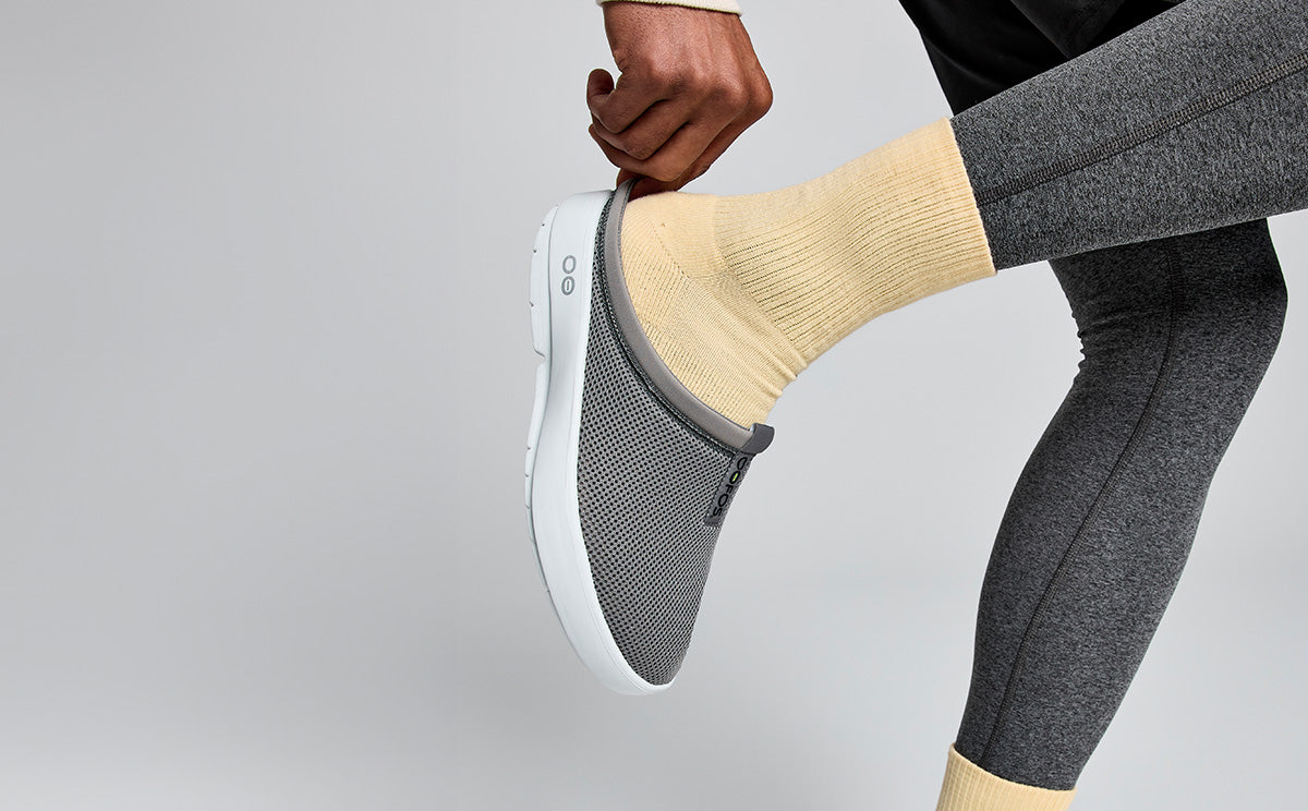 Oofos Men's Mesh Slipper White & Slate