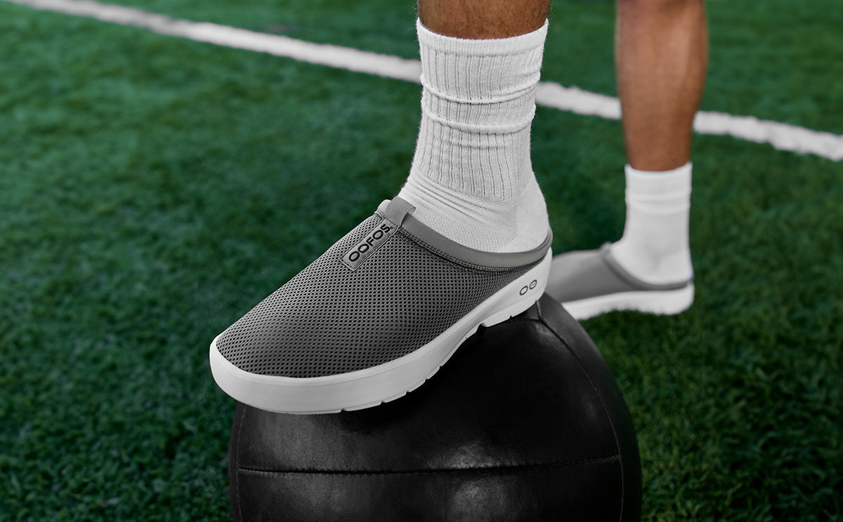 Oofos Men's Mesh Slipper White & Slate