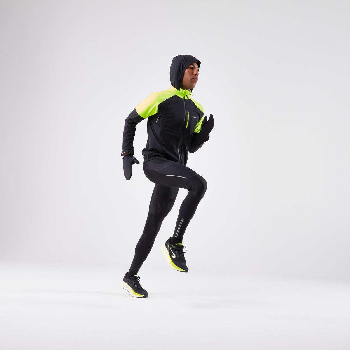 Kiprun Run 900 Warm Regul Men's Long-Sleeved Running Jacket - Green