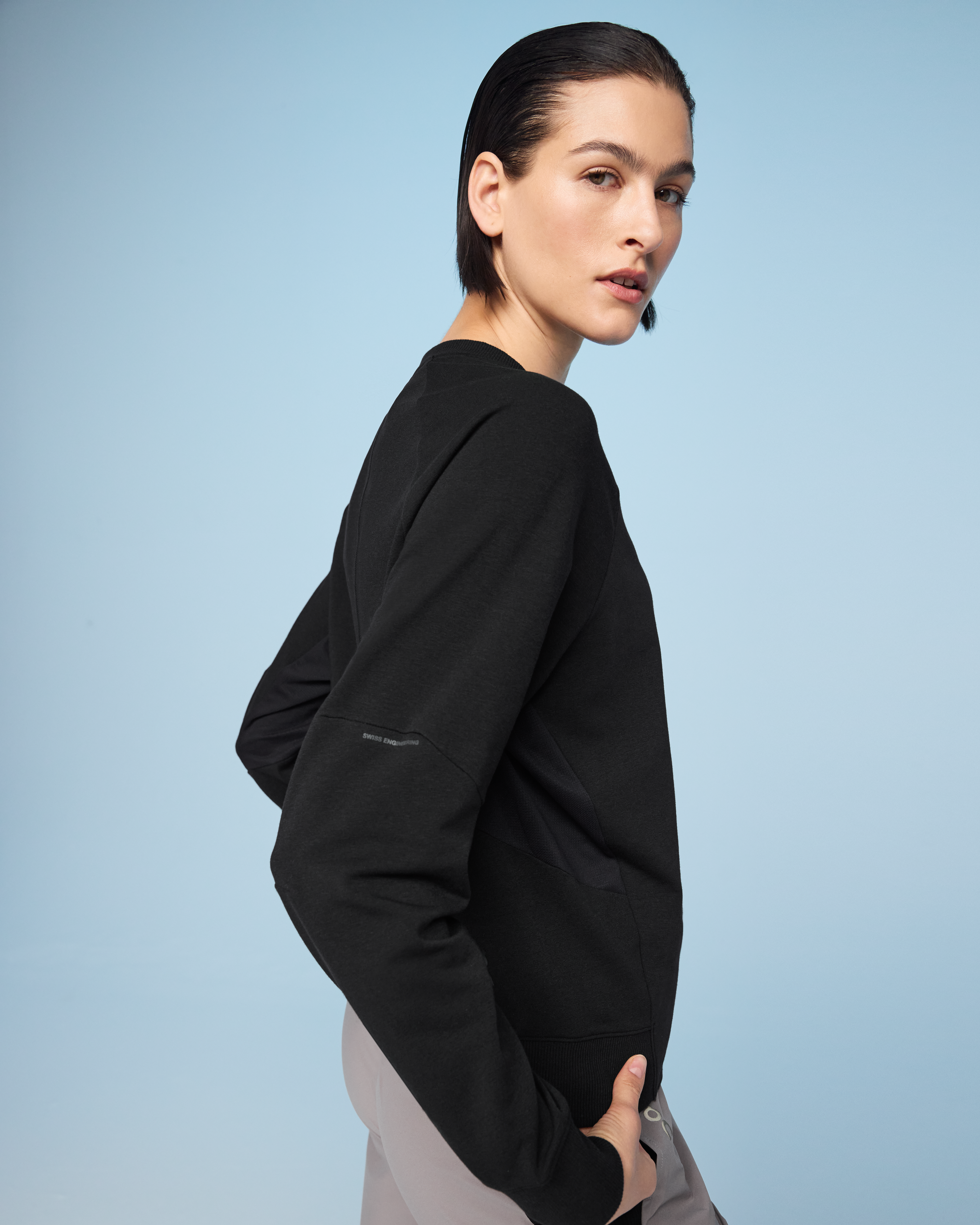 On Movement Crew Black (Women'S)