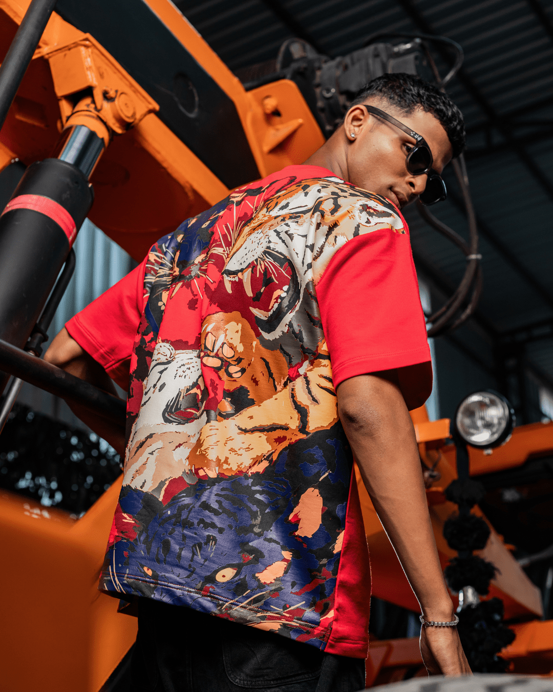 RIVAL ROAR TIGER RED TEE - SULLITT