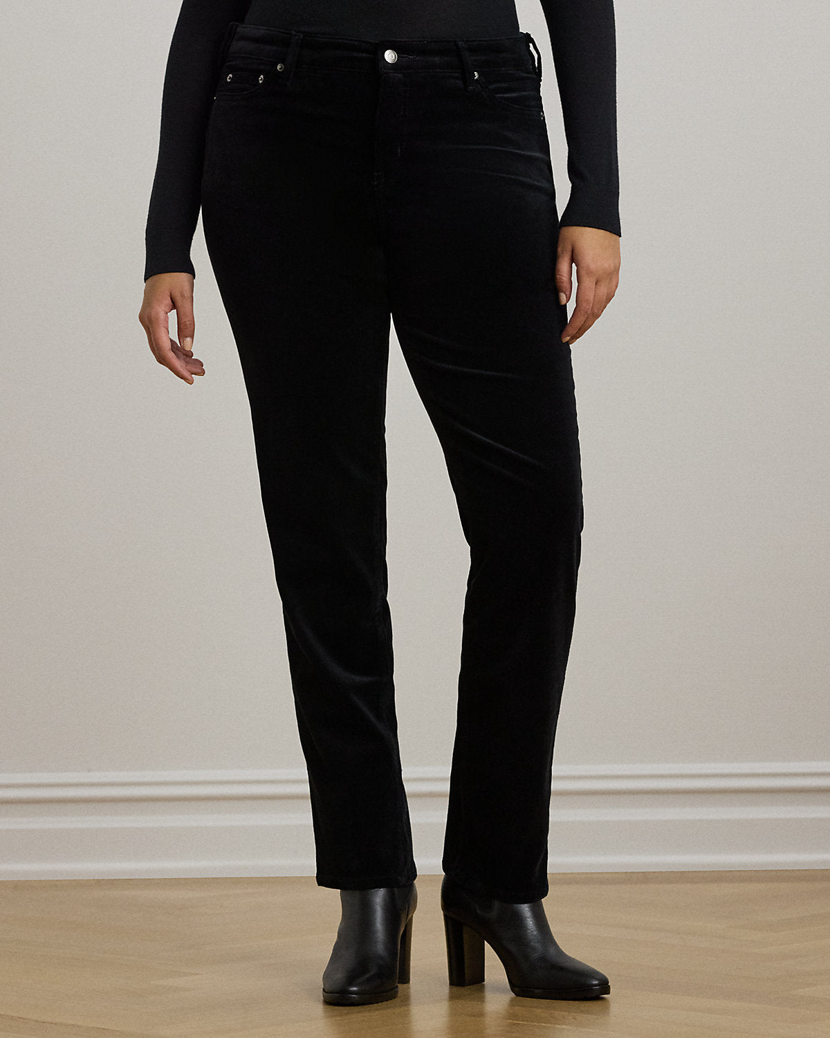 #color_polo-black