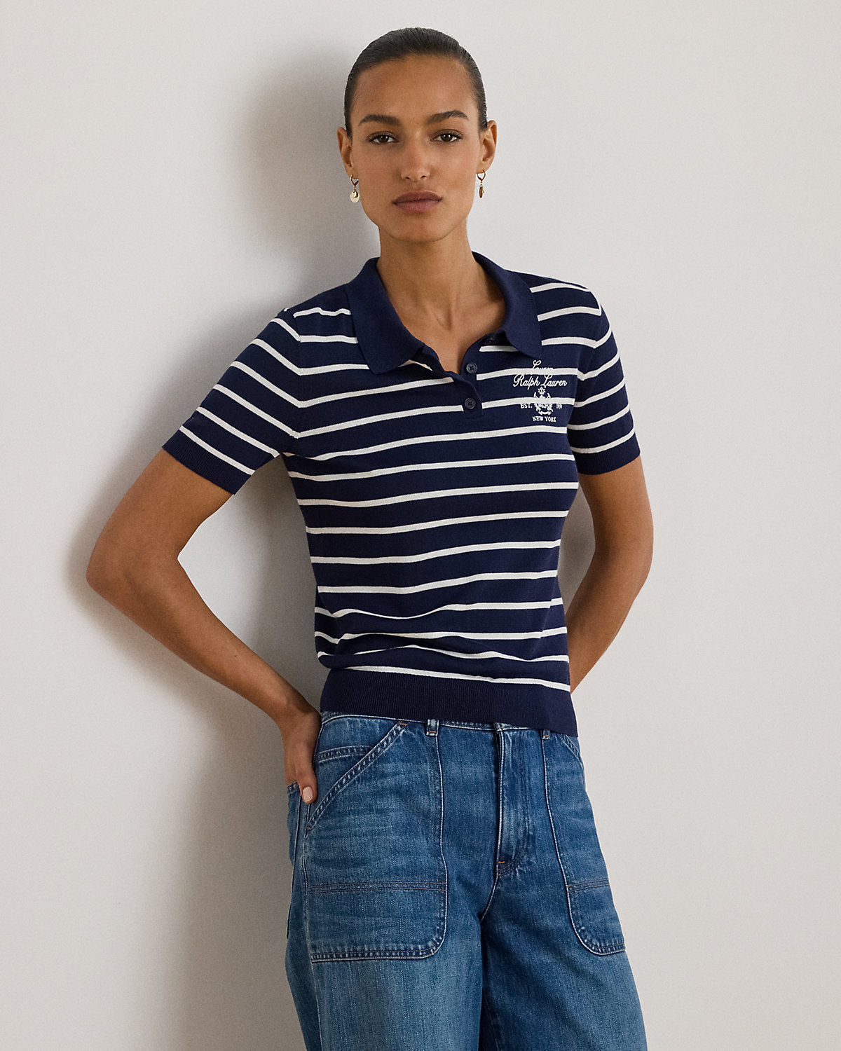 #color_refined-navy/white