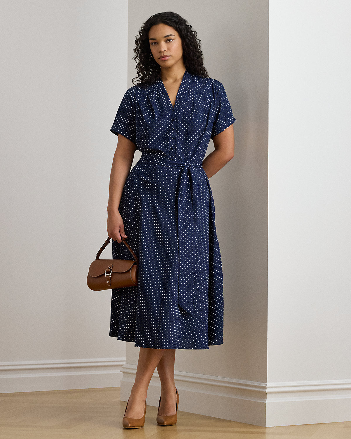 #color_navy/white