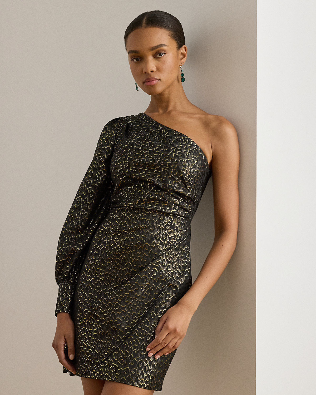 #color_black/gold-metallic