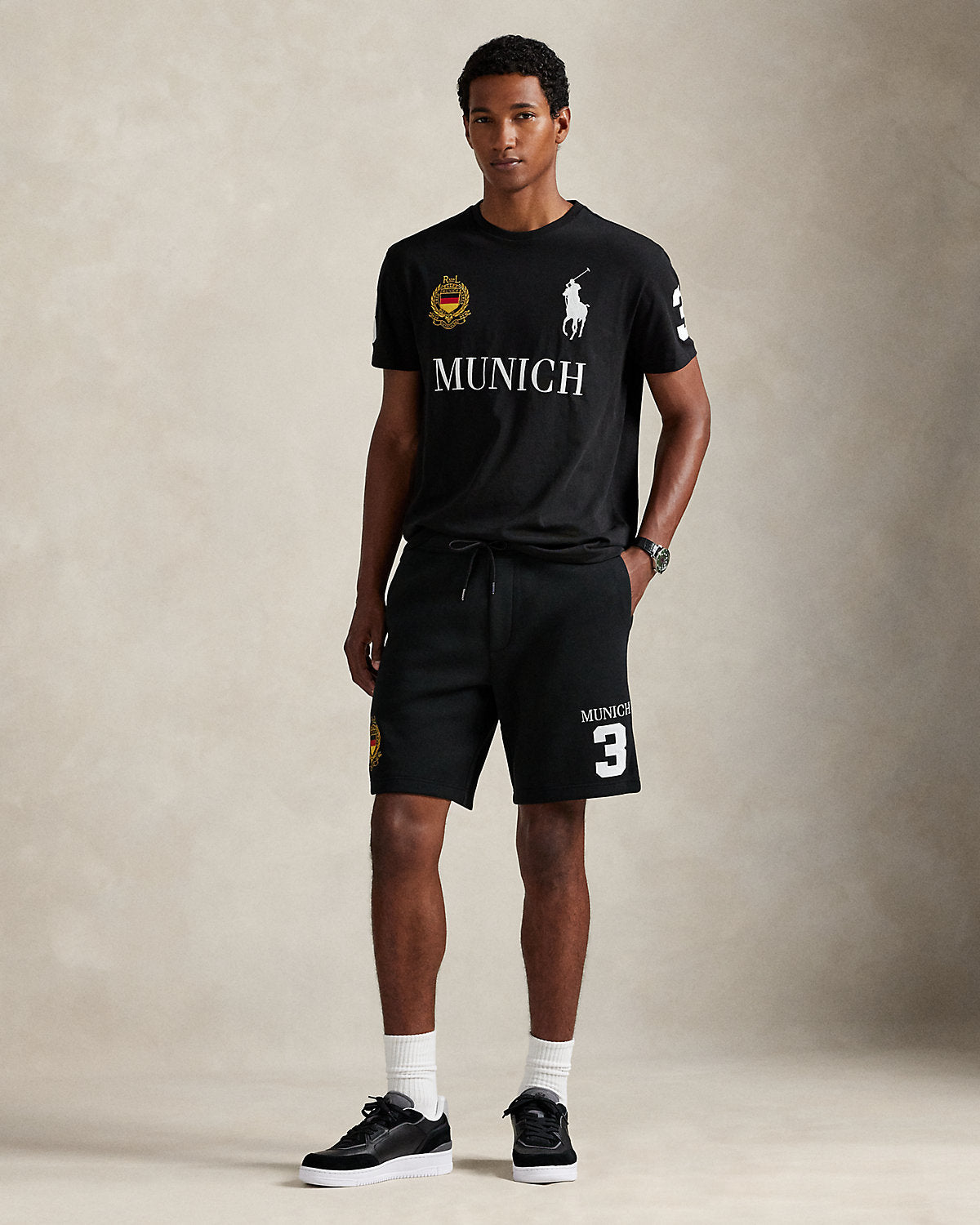 #color_polo-black