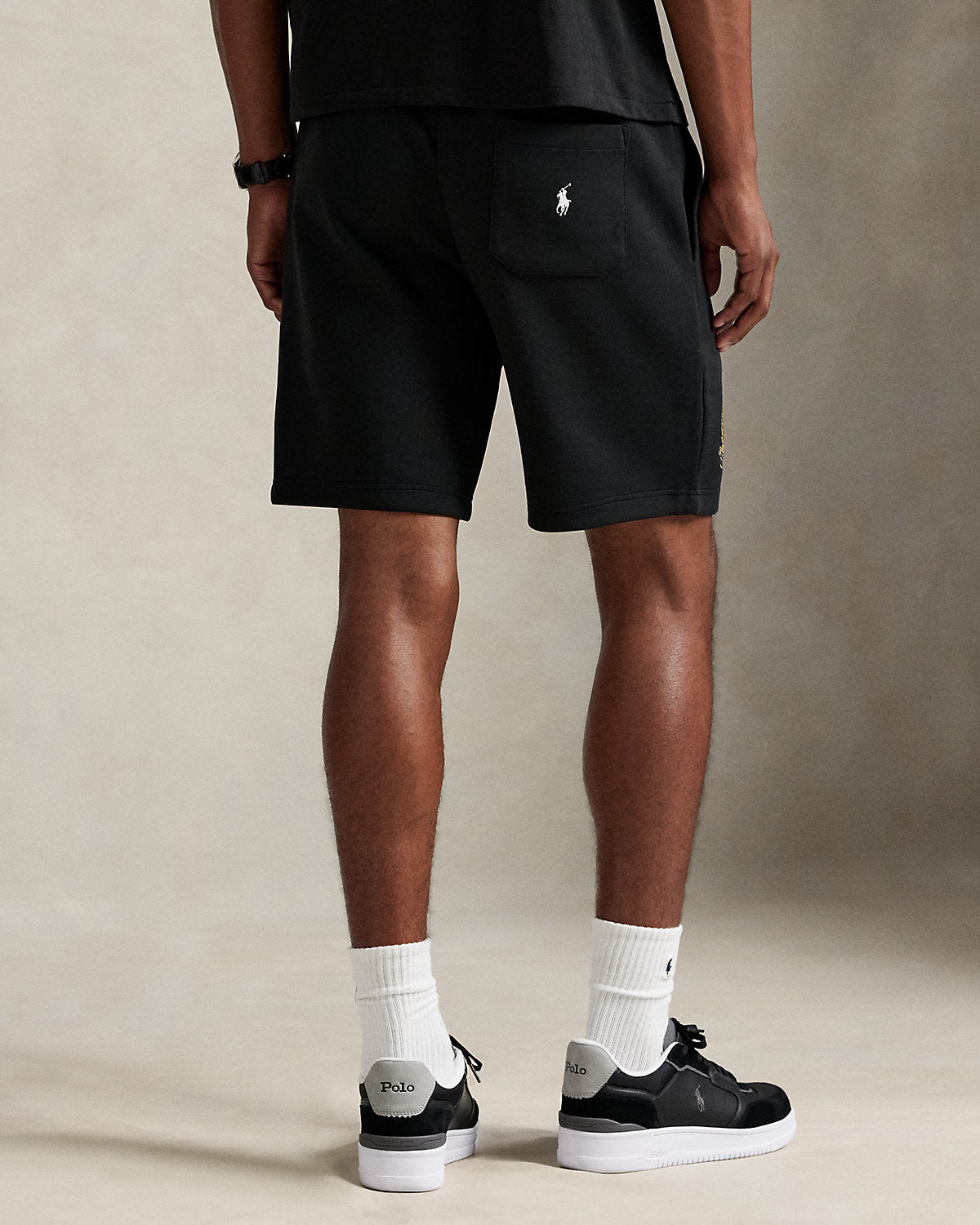 #color_polo-black