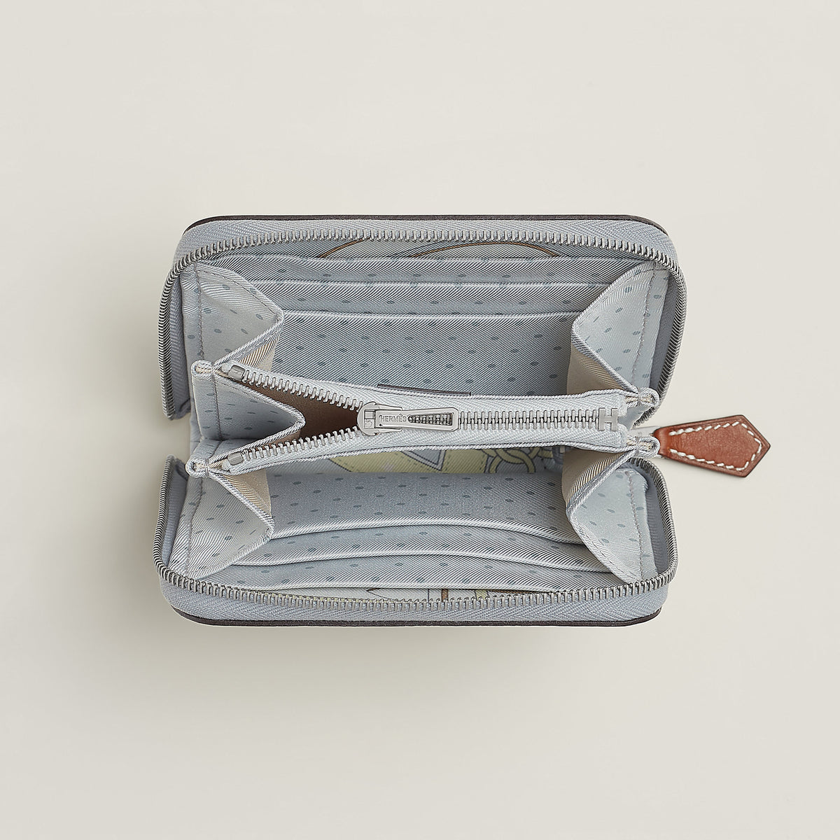Hermes Silk'In Compact Wallet Gris Pantin