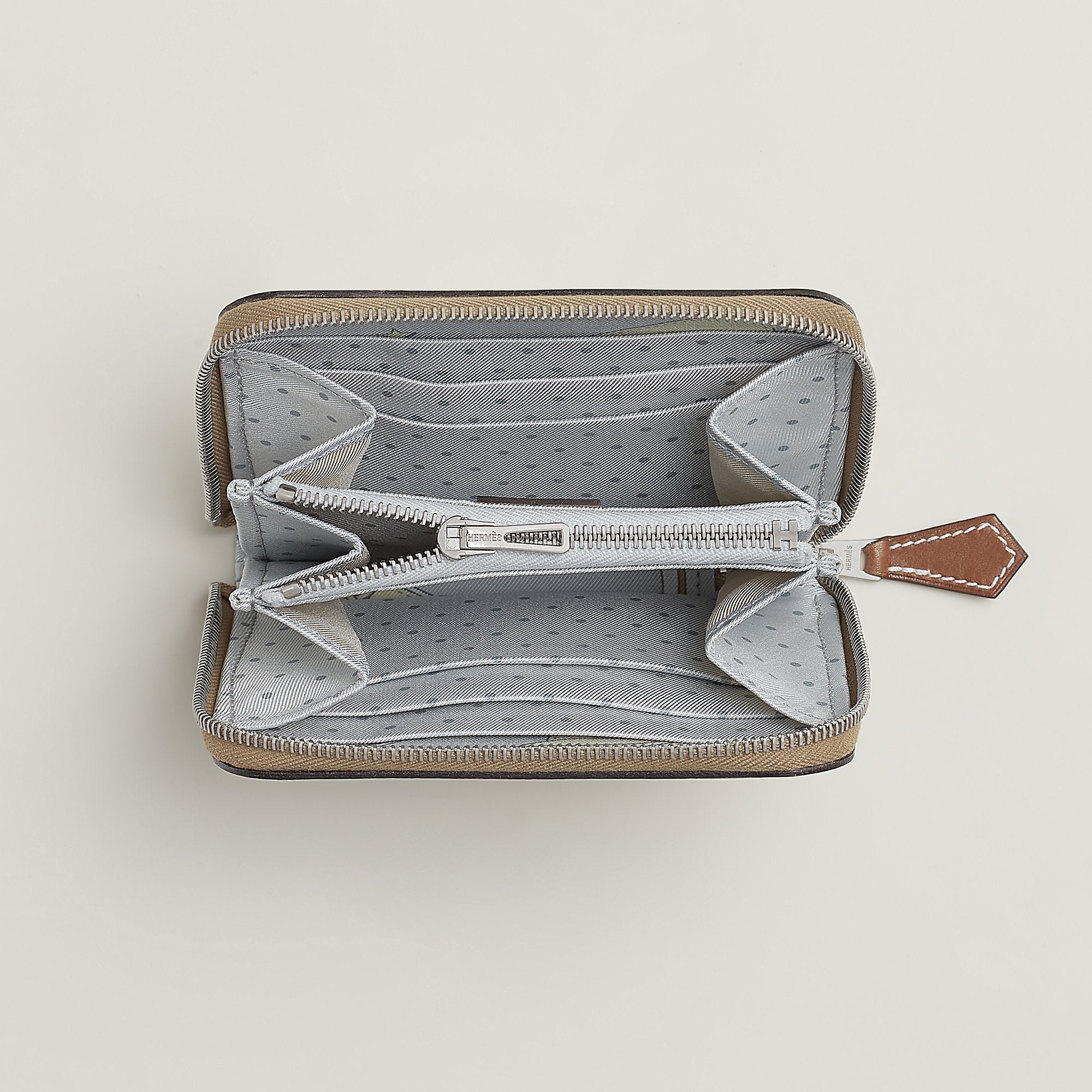 Hermes Silk'In Compact Wallet Poussire