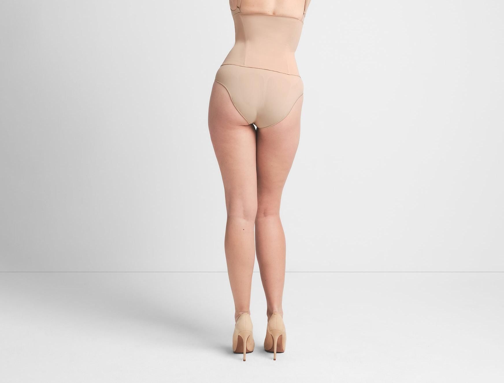 Skims Sculpting Waist Trainer Clay