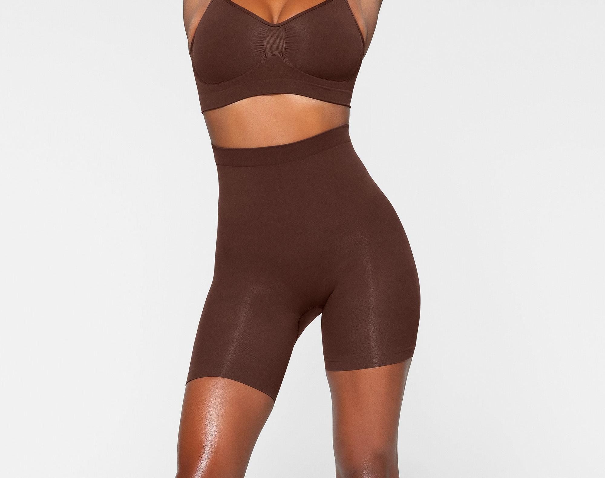 Skims Seamless Sculpt Mid Thigh Short Cocoa