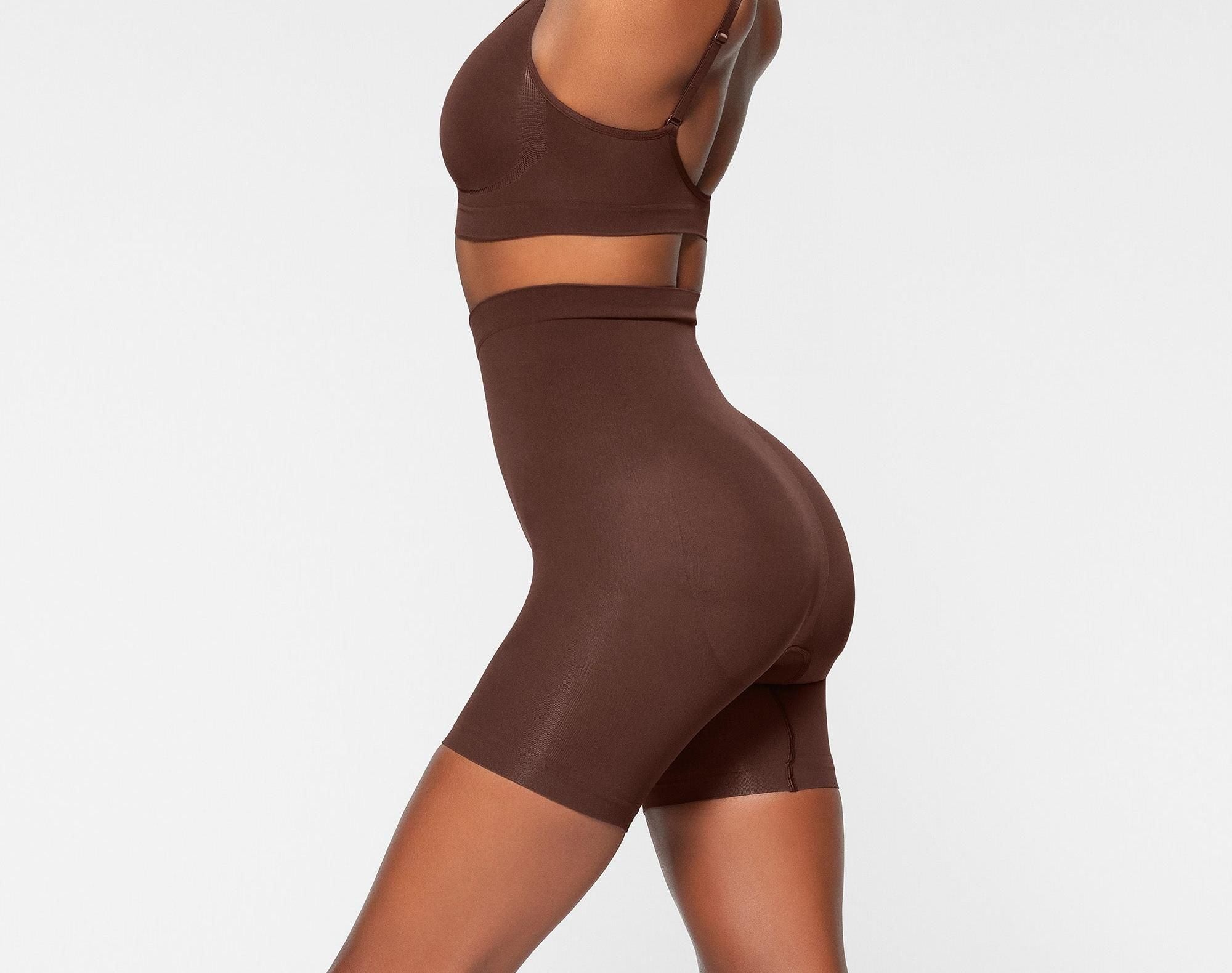 Skims Seamless Sculpt Mid Thigh Short Cocoa