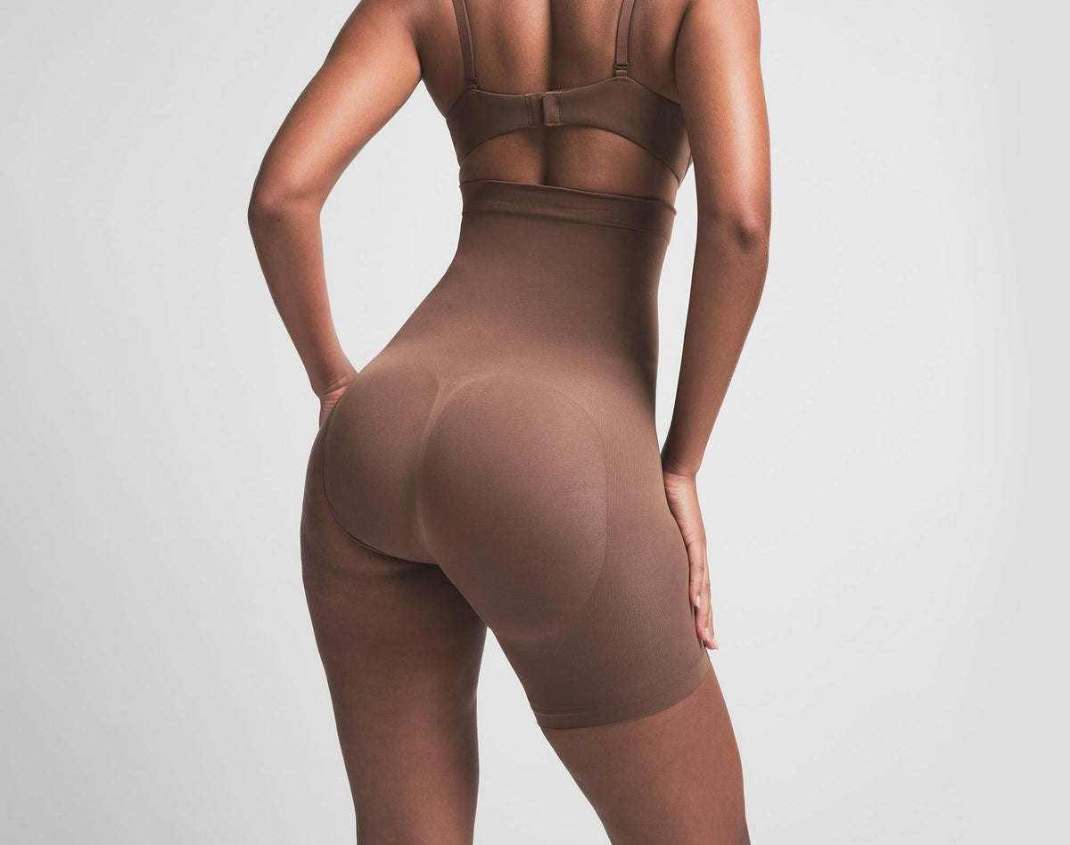 Skims Seamless Sculpt Solution Short Left Leg Exposed Jasper