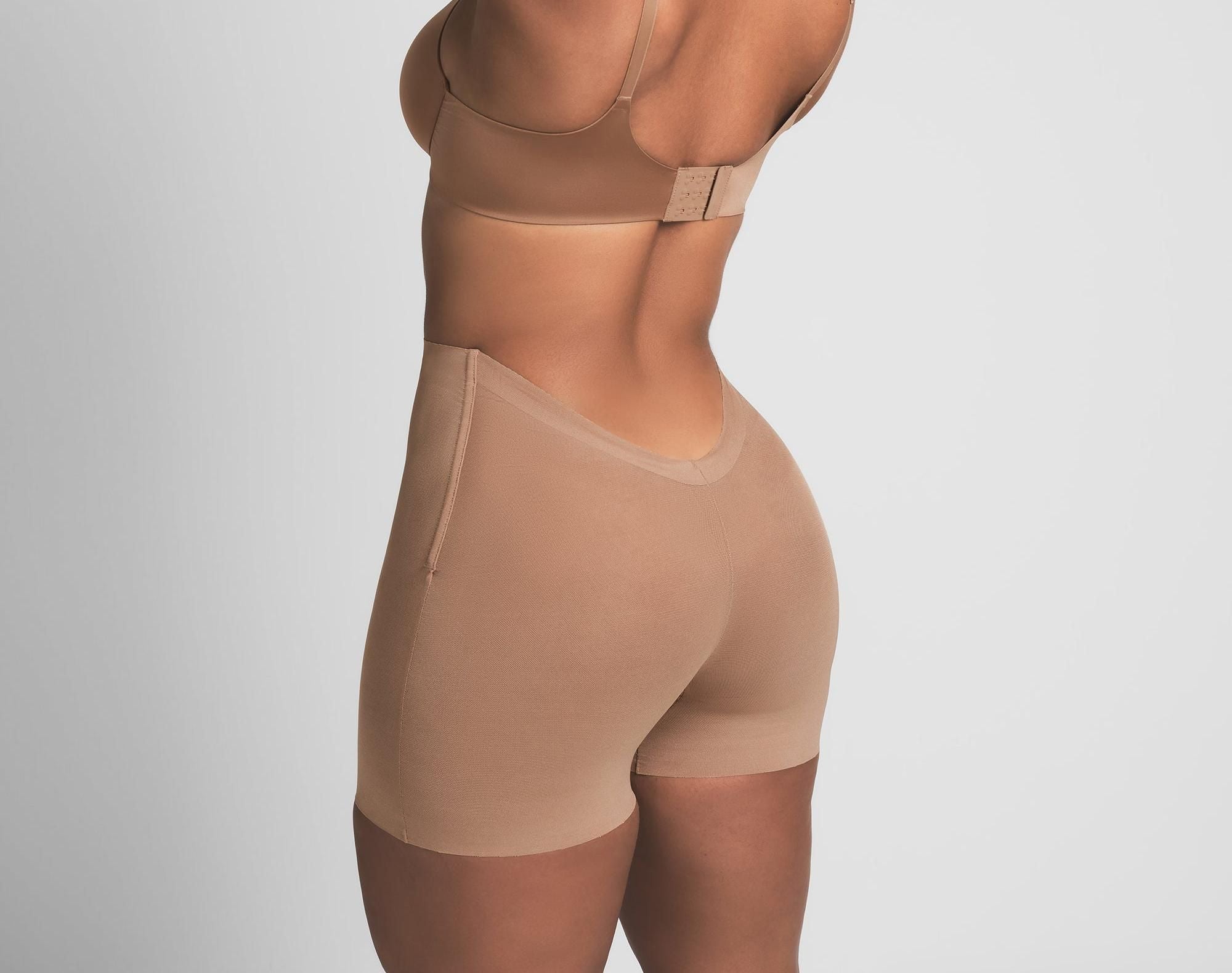 Skims Sheer Sculpt Low Back Short Sienna