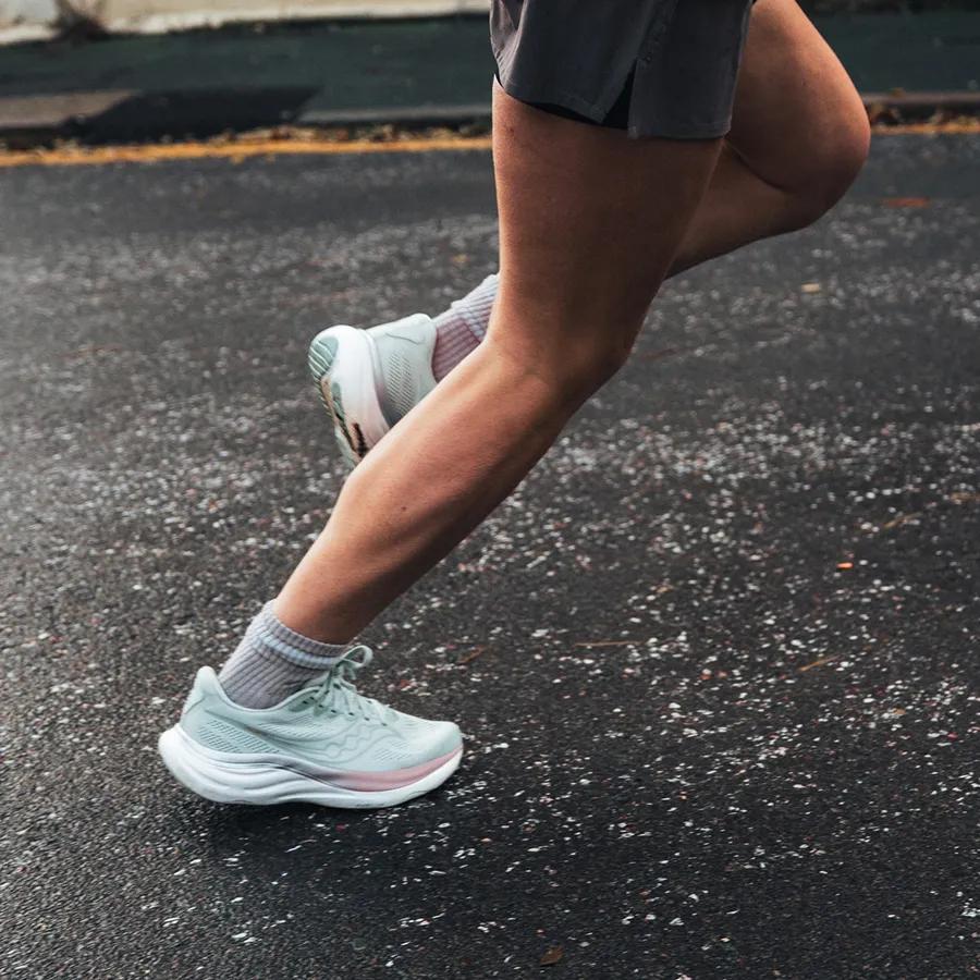Saucony Women's Ride 19 Wide Black | Silver