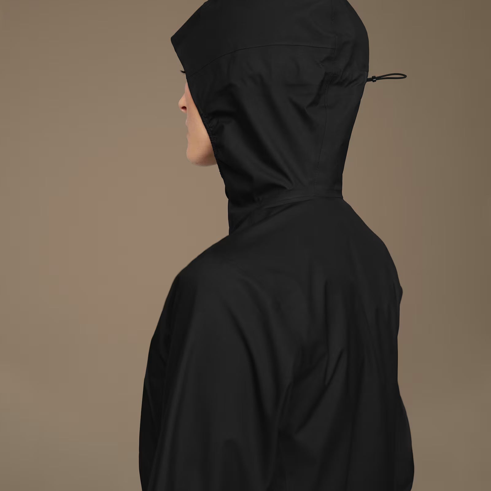 On Waterproof Anorak Black (Women'S)