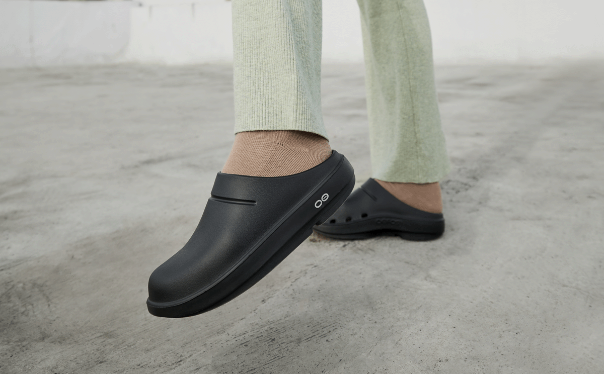 Oofos Women's Clog Black