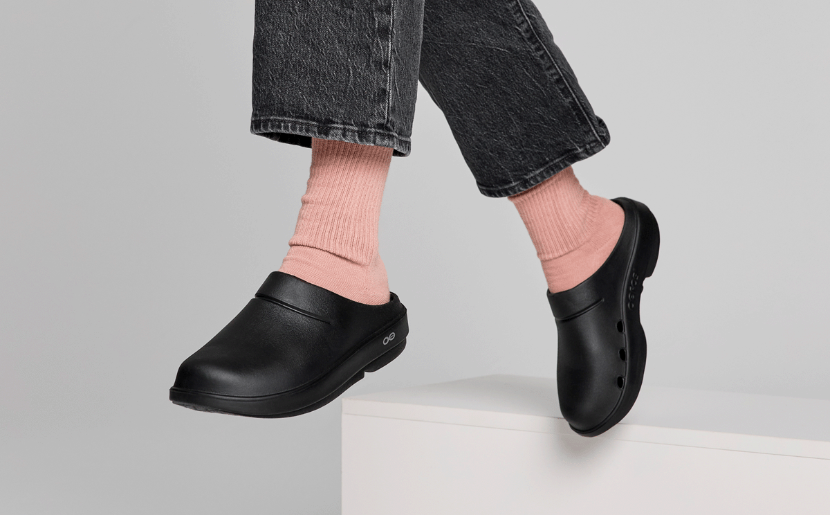 Oofos Women's Clog Black