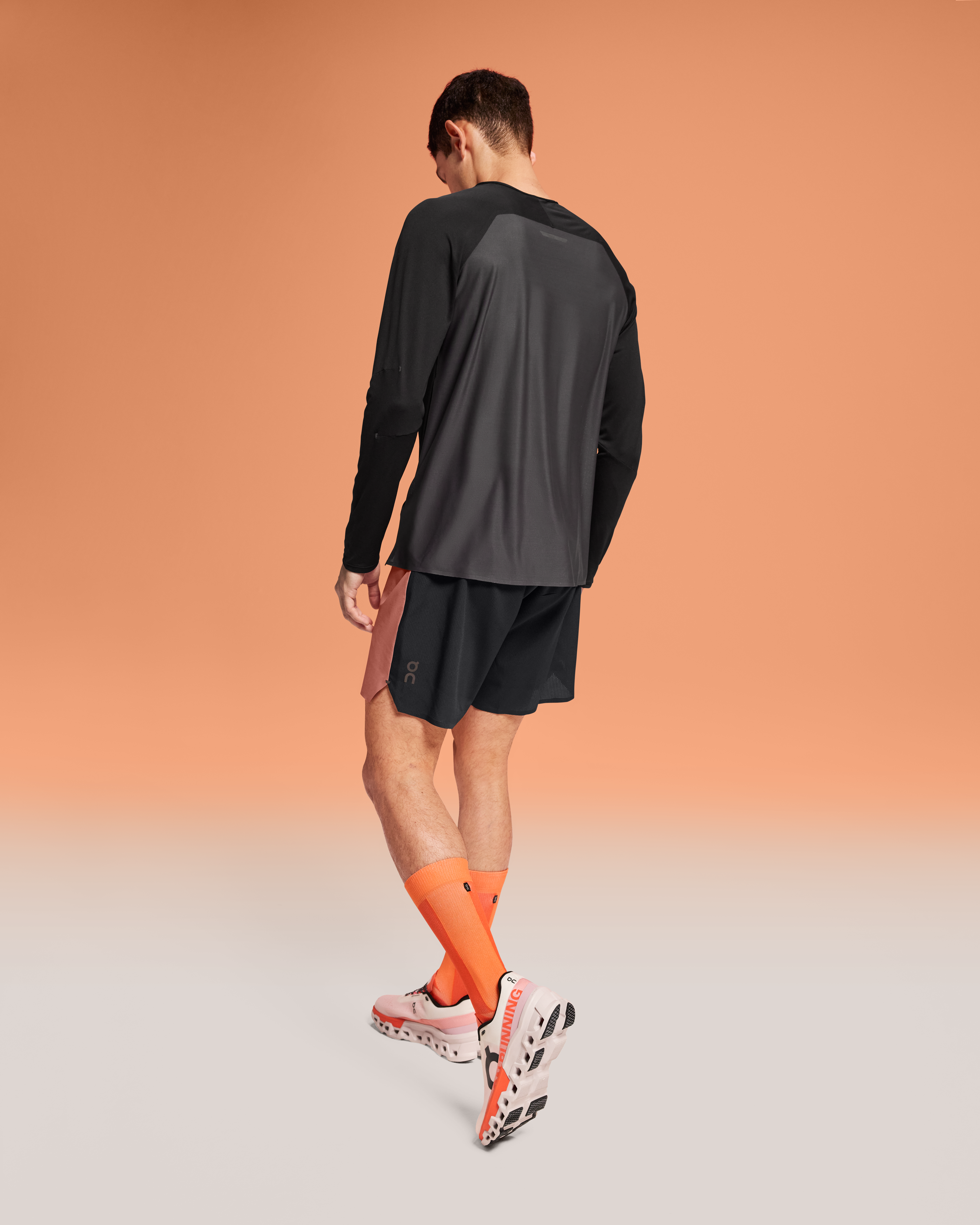 On Lightweight Shorts Auburn | Black